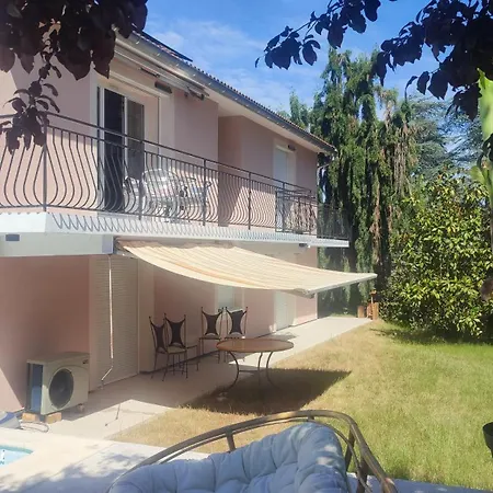 Joli Rez De Jardin Avec Piscine