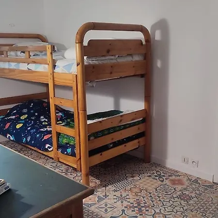 Joli Rez De Jardin Avec Piscine Apartment