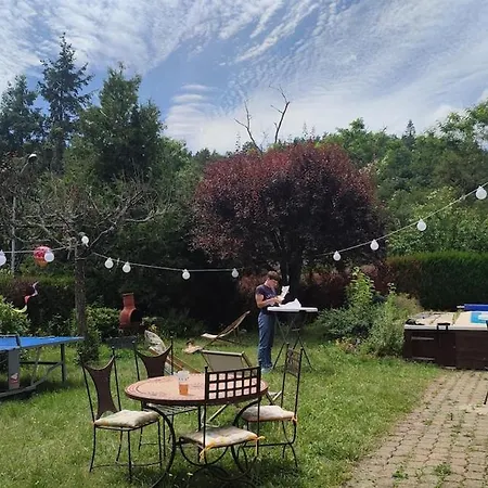 Joli Rez De Jardin Avec Piscine Apartman *