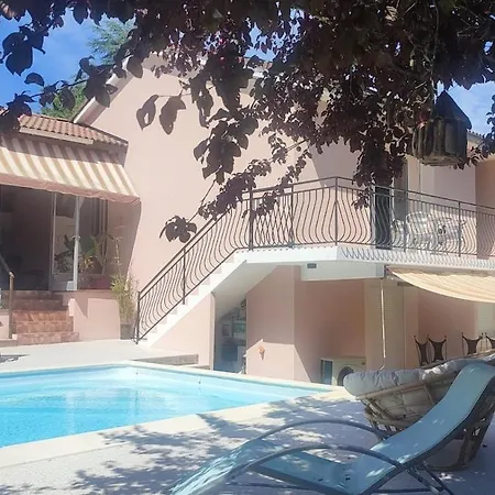 Joli Rez De Jardin Avec Piscine Apartman *