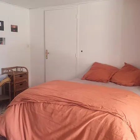 Joli Rez De Jardin Avec Piscine Apartment